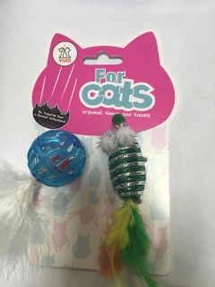 Набор YUGI игрушек для кошек 2 предмета (мяч и мышь с перьями)